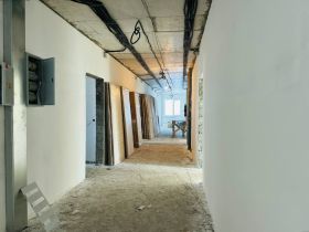 В Якутске и Жатае осмотрели проблемные объекты строительства