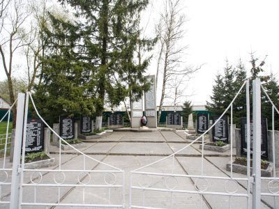 Братская могила советских воинов, погибших в январе 1945 года