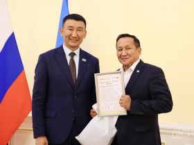 Сергей Местников наградил организаторов двух спартакиад в Якутии