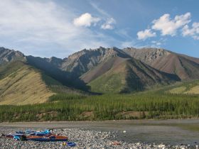 Река Индигирка. Через Ущелье Восторга и Восхищения! Маршрут: п.Усть-Нера - с.Хонуу