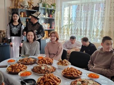 У доброты и милосердия нет национальности: члены Мирнинской Ассамблеи посещают нуждающиеся семьи