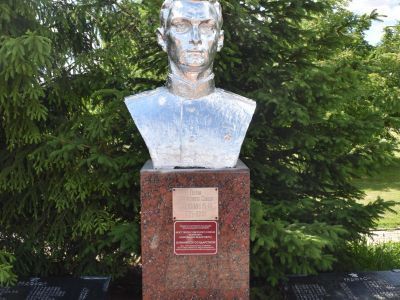 Бюст Героя Советского Союза А.Ф. Конякина