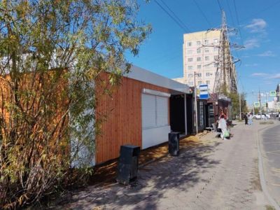 Теплая остановка появилась у Крестьянского рынка Якутска