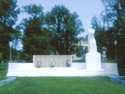 Братская могила сельских активистов