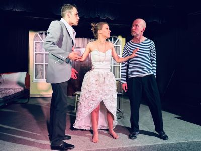 Билеты на Брачная ночь втроём (Театрон) / Театр | Афиша | ИнфоТаймс