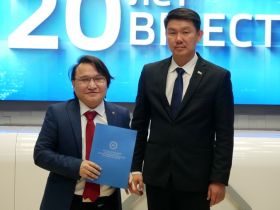 Сотрудников ГТРК «Саха» поздравили с 20-летием телерадиокомпании