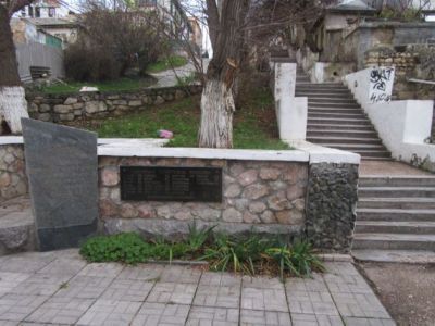 Памятник первым жертвам войны