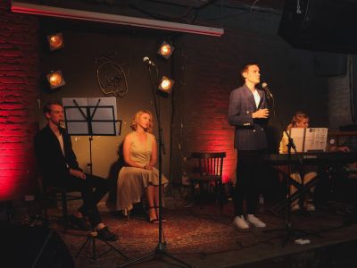 Билеты на Всё начинается с любви... (Петрович) / Концерт | Афиша | ИнфоТаймс