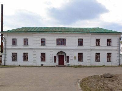 Центральное здание конного двора