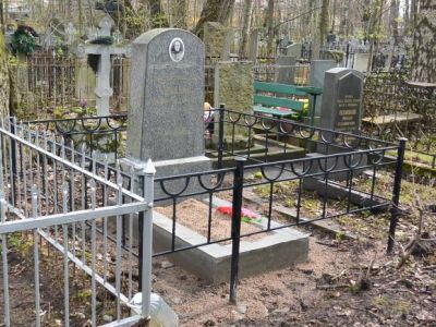 Могила Симакова Федора Федоровича (1915-1950 г.г.), Героя Советского Союза