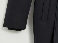 Пуховое пальто с поясом и капюшоном