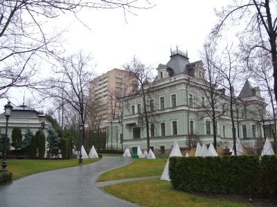 Городская усадьба М.Г.Спиридова - Ф.К.Рюхардт - лечебница О.Г. фон Шимана, нач. XIX в. - нач. ХХ в., архитекторы С.Ф.Воскресенский, В.А.Коссов