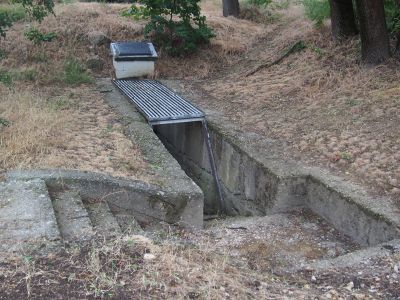 Мемориальное обозначение местонахождения Командного пункта батареи А.П.Матюхина в 1941-1942 годах