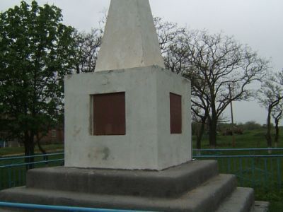 Памятник воинам-землякам, погибшим в 1941 - 1945 гг.
