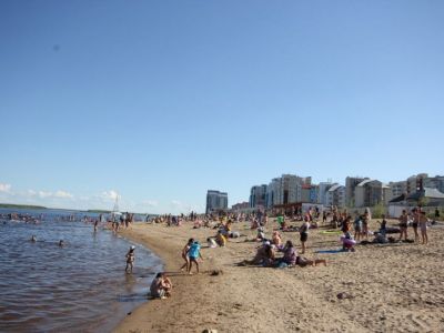 В Якутске официально открыли городской пляж