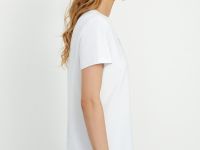 Базовая футболка приталенного силуэта