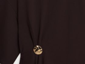 Футболка с брошью, Коричневый