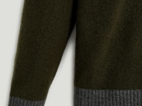 Джемпер полуприлегающего силуэта