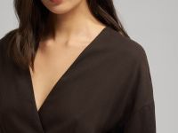 Приталенное платье миди со льном