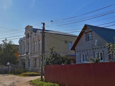 Дом жилой купца Харитонова Е.Х. с торговыми лавками