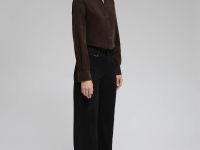 Джинсы comfort fit с бархатным напылением