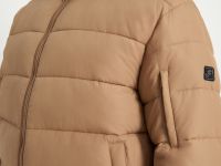 Утепленная стеганая куртка со съемным капюшоном