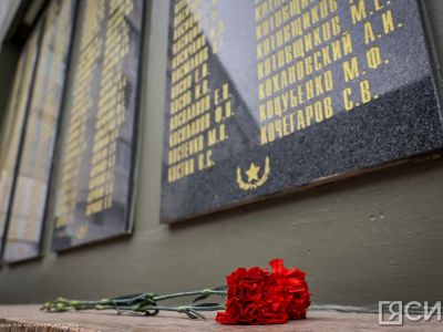 Тридцать три памятника отремонтируют в Якутии к 80-летию Великой Победы