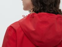 Спортивная ветровка приталенного силуэта