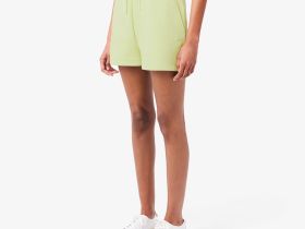 Женские короткие шорты Lacoste