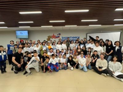 Юные волонтеры Якутии написали участникам СВО более 1,8 тысячи писем