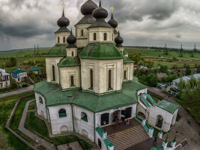 Собор Воскресения с колокольней