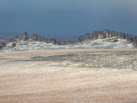Арктическая снегоходная экспедиция «К Каменным Людям Сундуруна через кряж Суор Уйата». Сопутствующая рыбалка на трофейного арктического гольца
