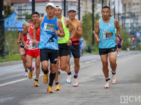 В Якутске стартовал чемпионат России по бегу на 100 км