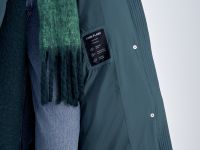 Пуховое пальто с воротником-стойкой и капюшоном