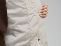 Утепленное стеганое пальто с капюшоном