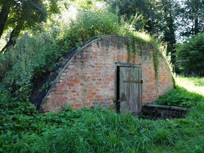 Ледник у флигеля