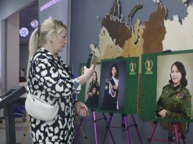 В Якутске открылась фотовыставка «Семьи героев»