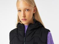 Женский стеганый удлинённый жилет Lacoste