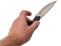 Нож Пиранья, сталь N690, рукоять G-10 черно-зеленая с паракордом