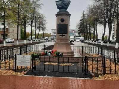Бюст дважды Героя Советского Союза  М.Г.Гареева