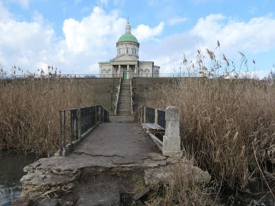 Мемориальный комплекс «Сурб-Хач», связанный с жизнью деятелей армянской культуры М.Налбандяна, Р.Патканяна, А.Аламдаряна