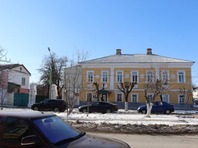 Дом Зыбцева с лавкой