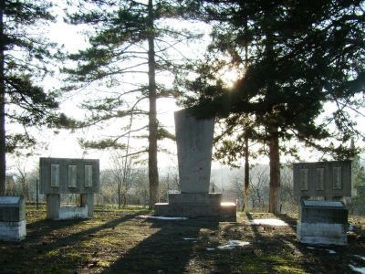 Братская могила 179 советских воинов, погибших в боях с фашистскими захватчиками