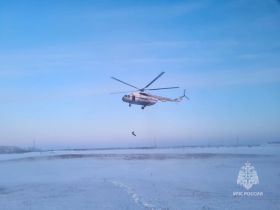 Якутские спасатели МЧС России провели тренировку на высоте