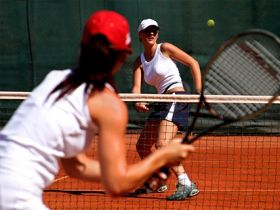 Урок тенниса