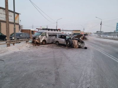 Двойное столкновение. Водитель «Тойоты Ипсум» не справился с управлением
