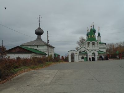 Церковь Спасо-Преображенская (Введенская): зимняя, 1713 г.; летняя, 1692 г.