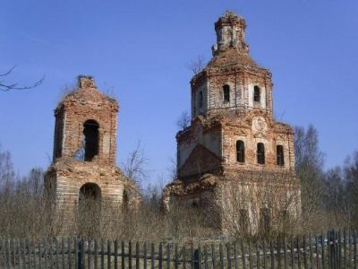 Церковь Митрофания с оградой