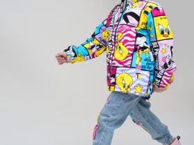 Куртка текстильная с полиуретановым покрытием для девочек (ветровка)