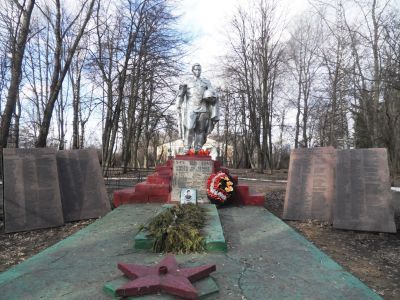 Братская могила воинов, погибших в 1943 г.
